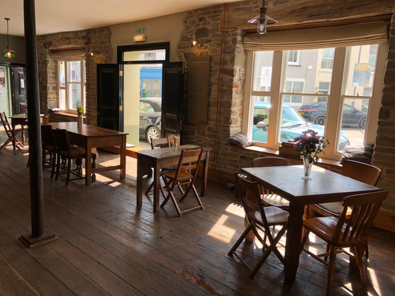 Inn At The Sticks Llanstephan  外观 照片